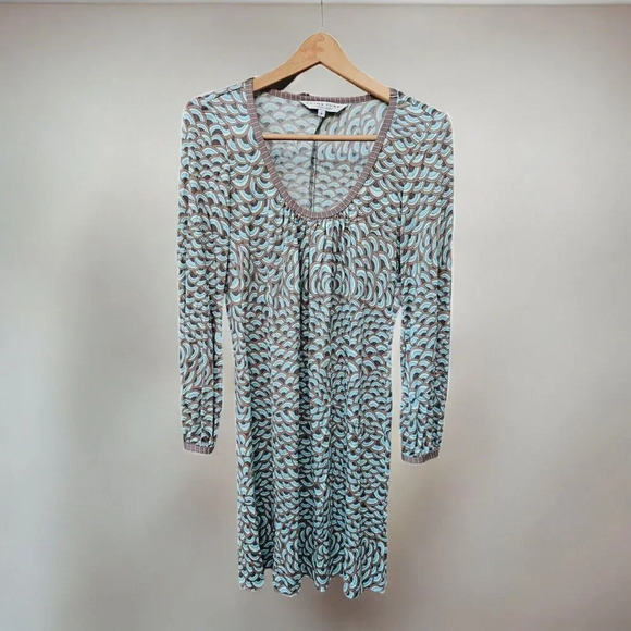 Trina Turk Blue Wave Silk Dress Long Sleeve Body Con Pullover Size 4 Geometric - Picture 1 of 9